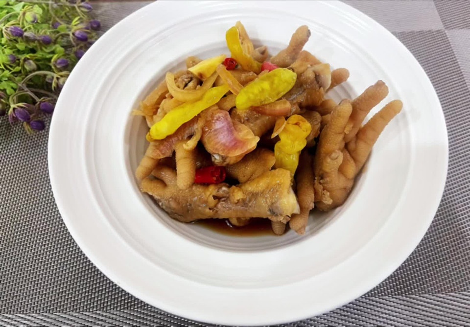 低脂酸辣小零食！柠檬泡椒鸡爪的做法