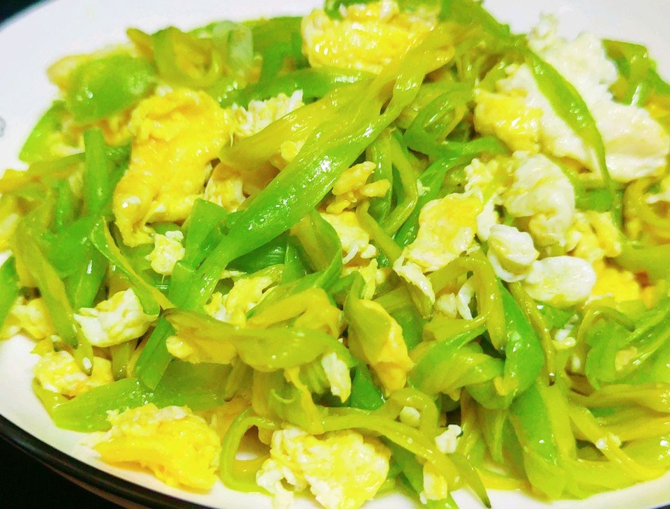 黄花菜炒鸡蛋的做法