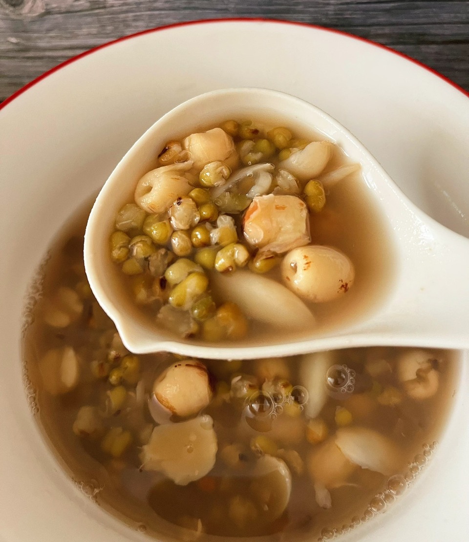 莲子百合绿豆糖水的做法