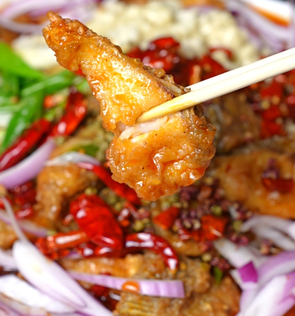 外焦里嫩的香辣鱼块的做法