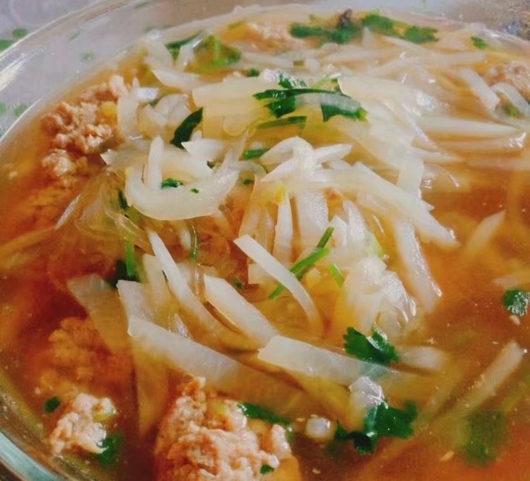 白萝卜丝肉丸汤的做法