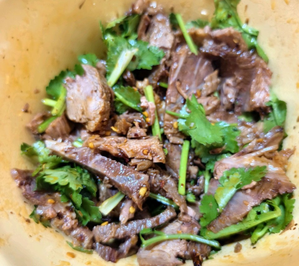 香菜拌牛肉的做法