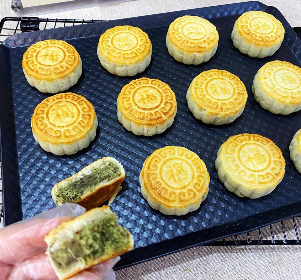 京式月饼(抹茶蜜豆味)—外皮酥脆,清香可口!的做法 京式月饼(抹茶蜜豆味)—外皮酥脆,清香可口!