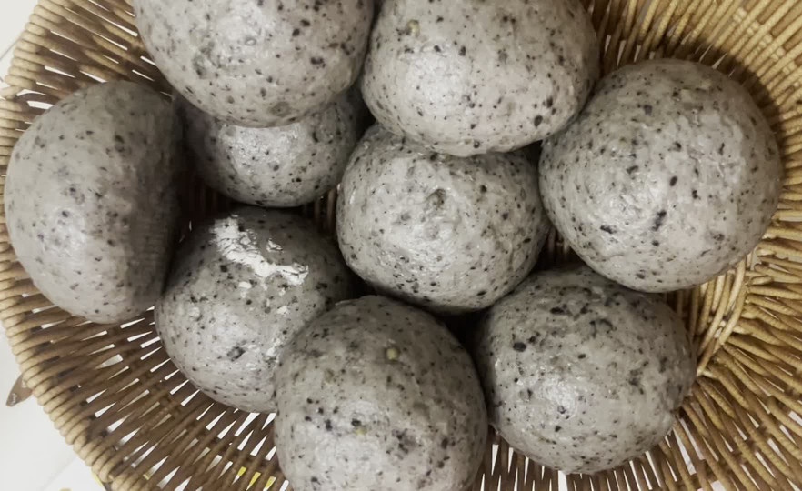 两黑馒头的做法