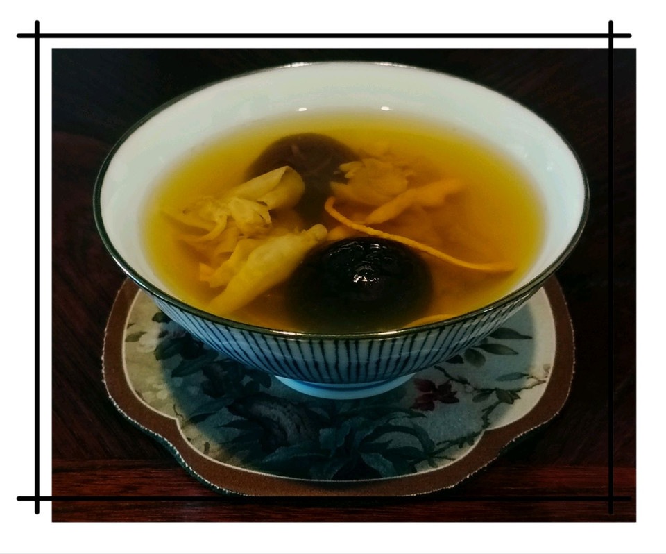 花胶香菇汤的做法