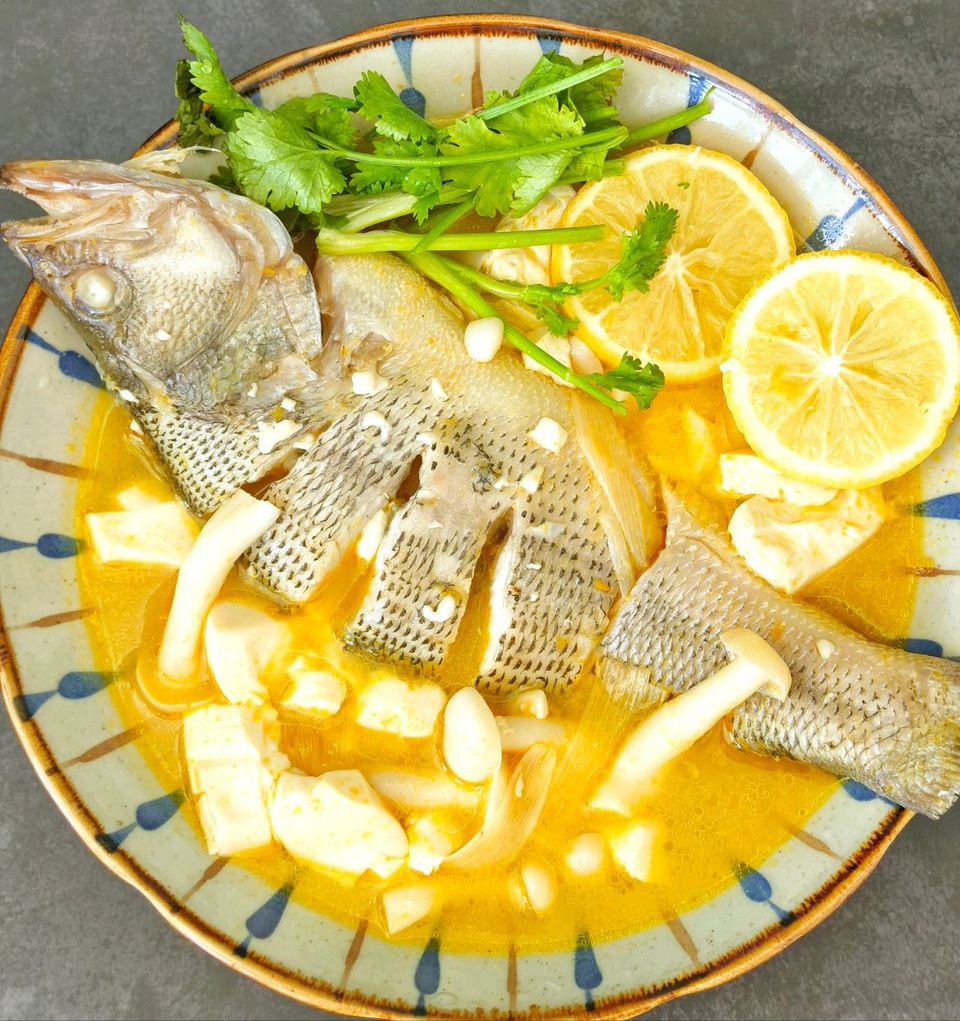 酸汤柠檬鱼的做法