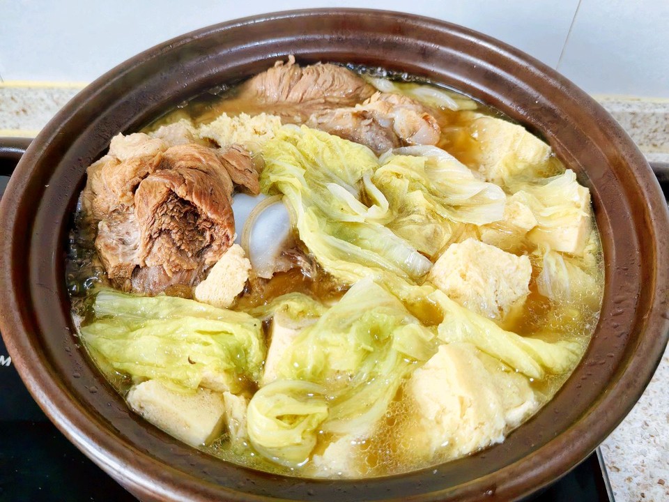 大棒骨白菜炖冻豆腐的做法