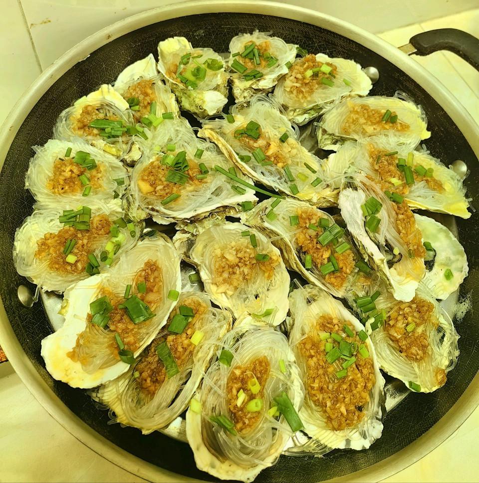 蒜蓉粉丝生蚝的做法