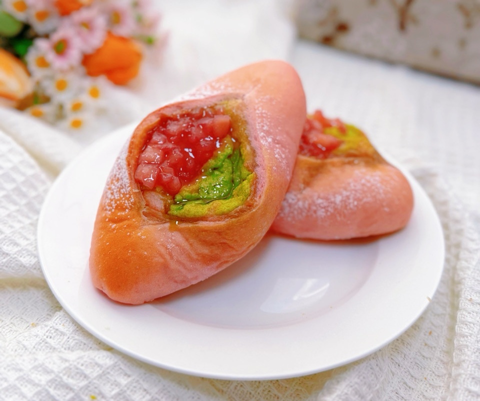 蜜桃乌龙乳酪包的做法