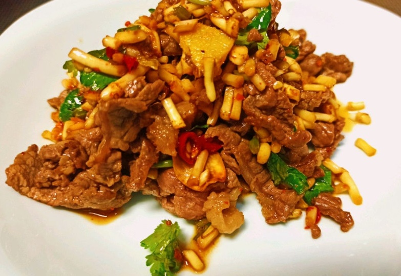 折耳根拌牛肉的做法