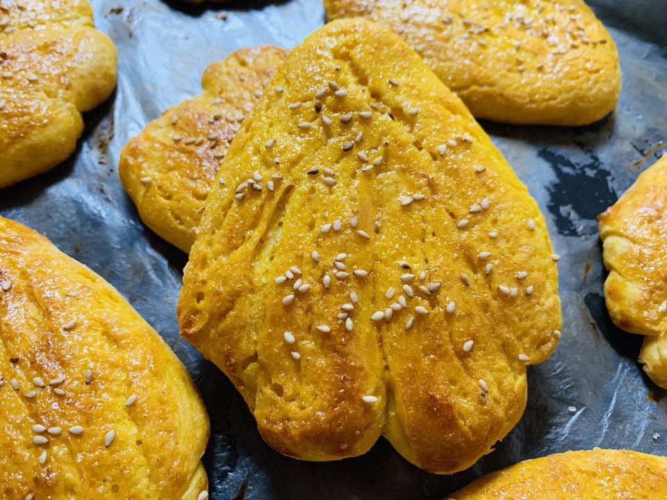 南瓜泥糖佛手烧饼的做法