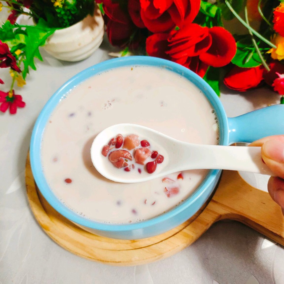 红豆牛奶莲子粥的做法