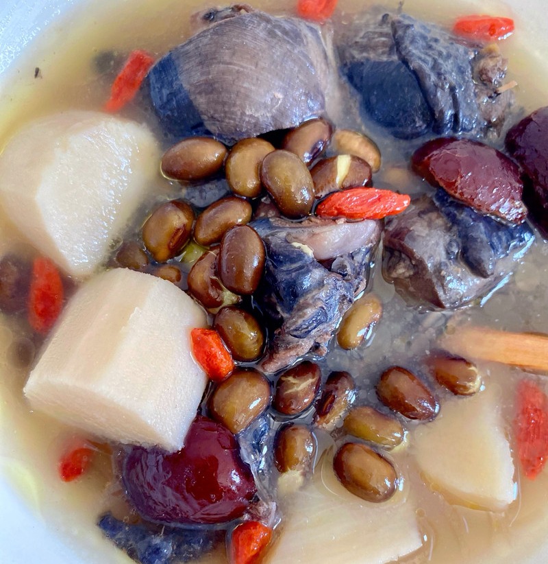 黑豆乌鸡汤的做法