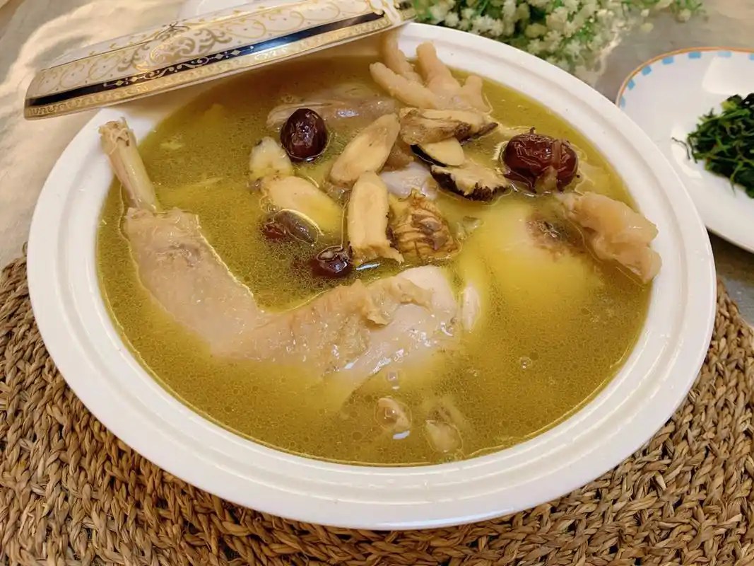 黄芪当归补血鸡腿汤做法介绍 有增强造血的功效的做法