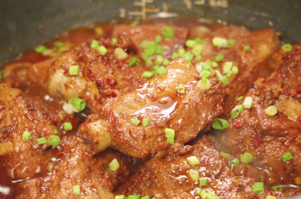 芋头蒸排骨的做法