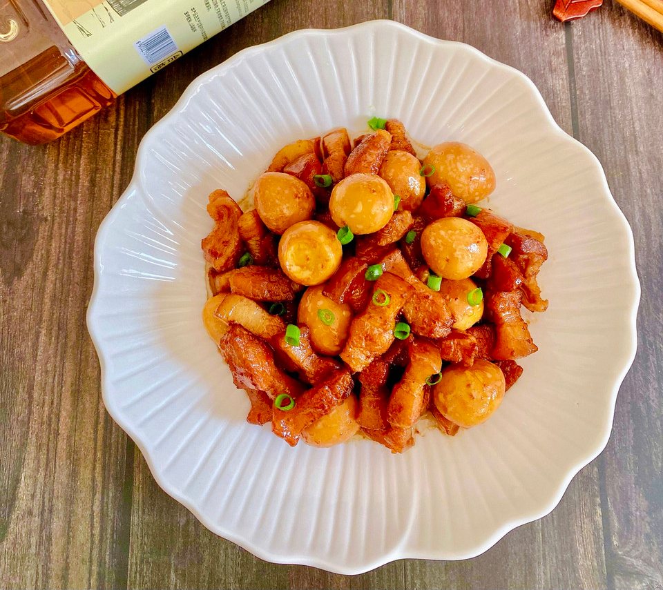 鹌鹑蛋红烧肉的做法