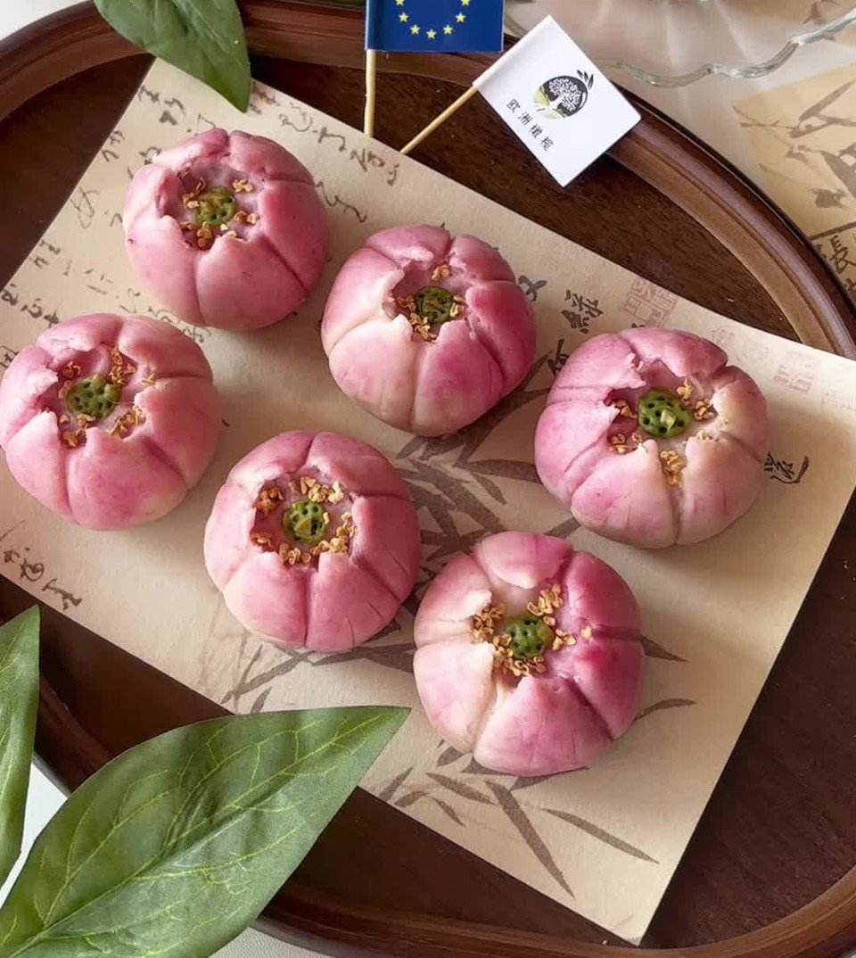 欧洲橄榄培根芋泥荷花酥的做法