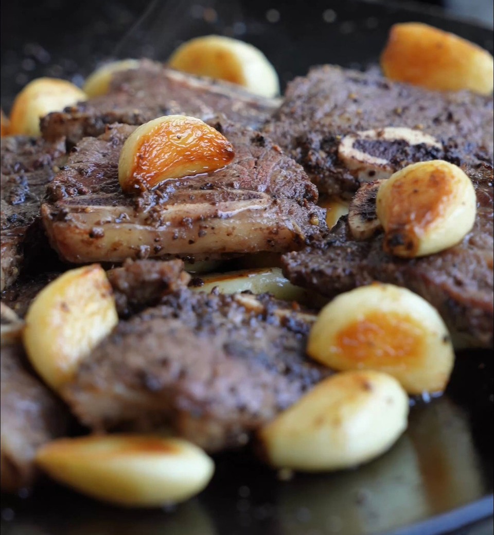 黑松露蒜香牛仔骨的做法