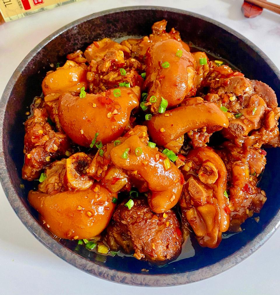 辣炒猪蹄的做法