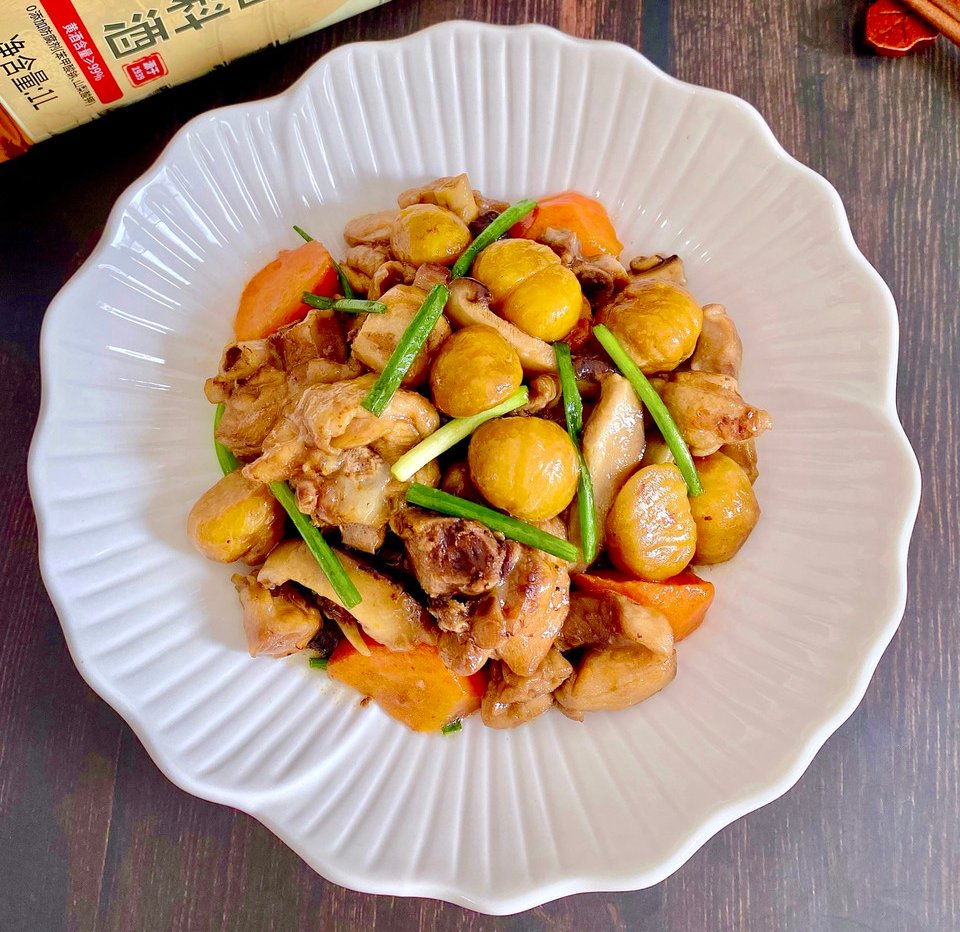板栗烧鸡的做法