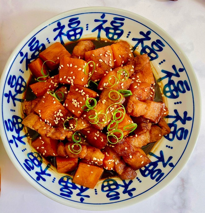 红薯烧肉的做法