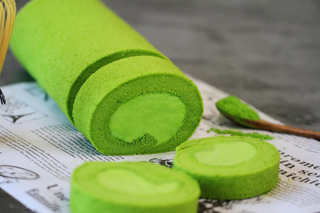 白巧抹茶蛋糕卷的做法