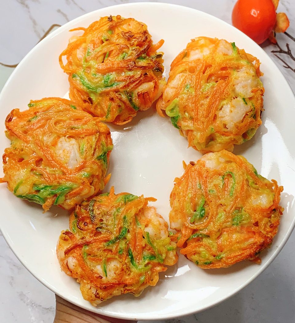 蔬菜鲜虾饼，一口一个全家都爱吃！