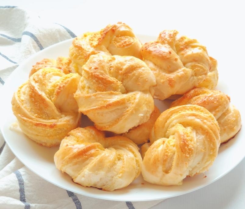 新手就能成功的【椰蓉面包卷】-手揉出膜