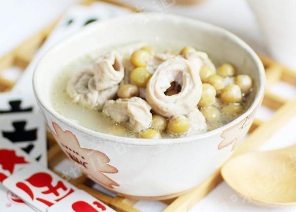 豌豆肥肠汤