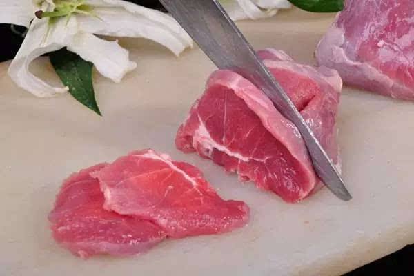 肉应该怎么切？