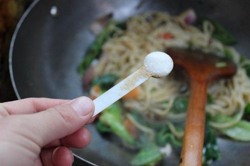 炒菜什么时候放盐最健康