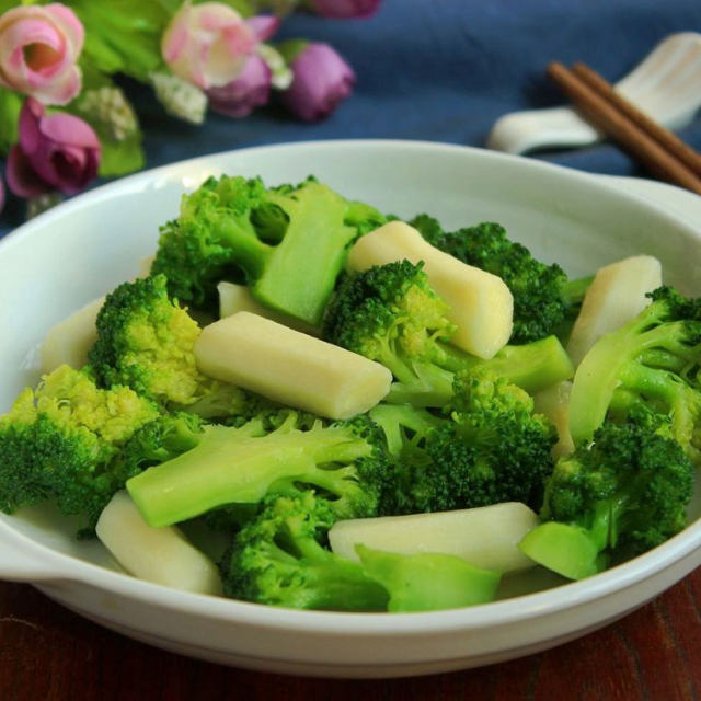 长时间看手机，吃什么对眼睛好？