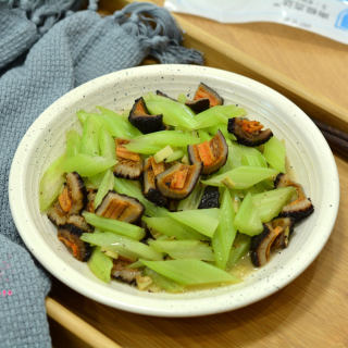 哪些食物有助于消水肿？