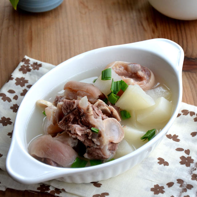 天气骤冷，御寒食物吃起来