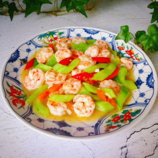 你常吃的这几种食物正在毁坏你的脸！