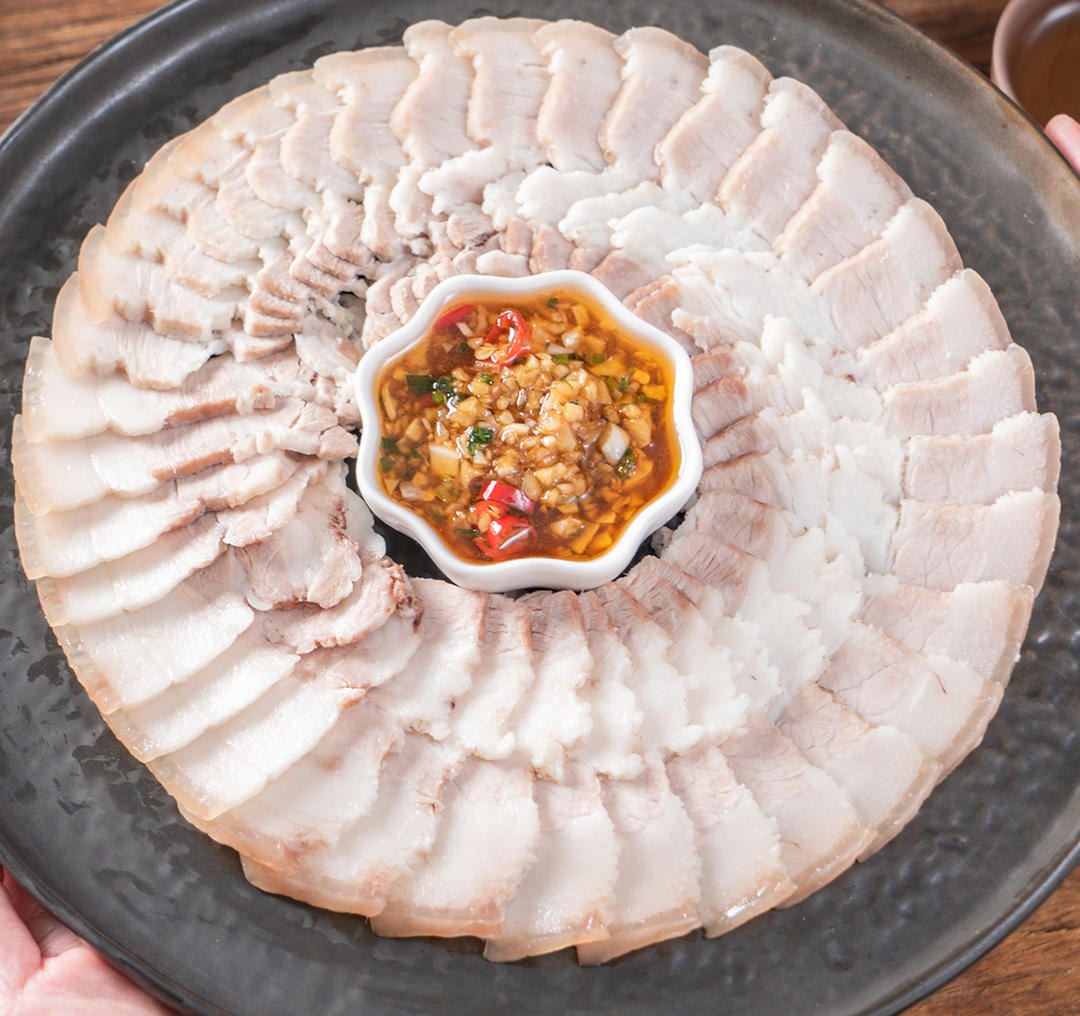 四川名菜“蒜泥白肉”的做法