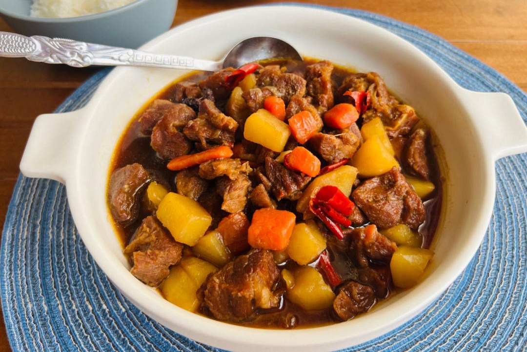 牛腩炖土豆(红烧牛腩）的做法