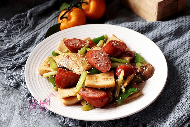 牛肉肠炒杏鲍菇的做法