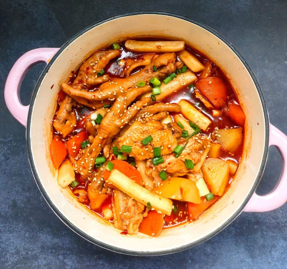鸡翅凤爪煲的做法