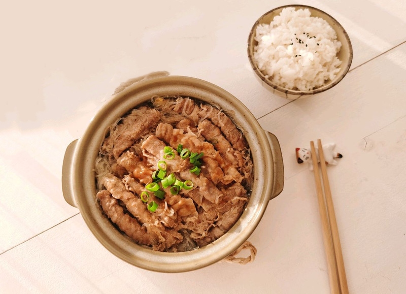 沙茶肥牛粉丝煲的做法