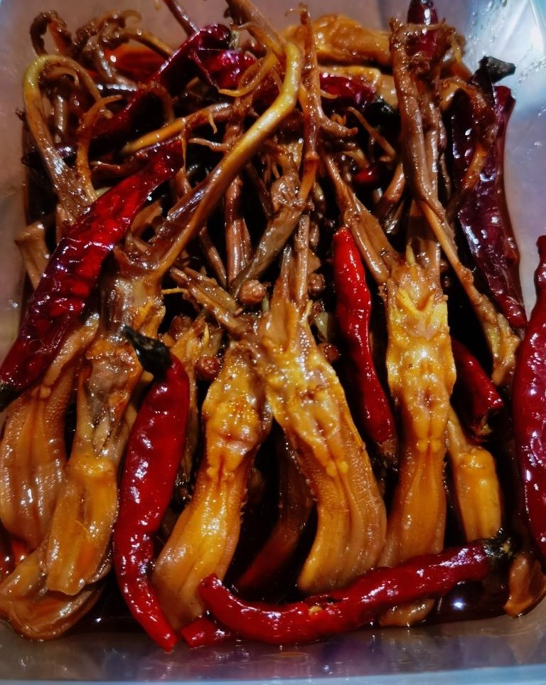 媲美绝味的卤鸭舌的做法