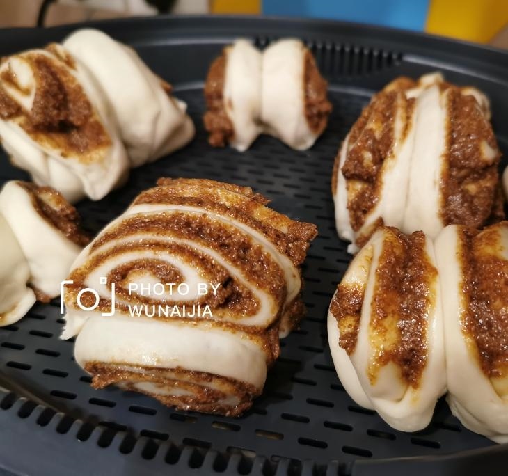 芝麻红糖花卷的做法