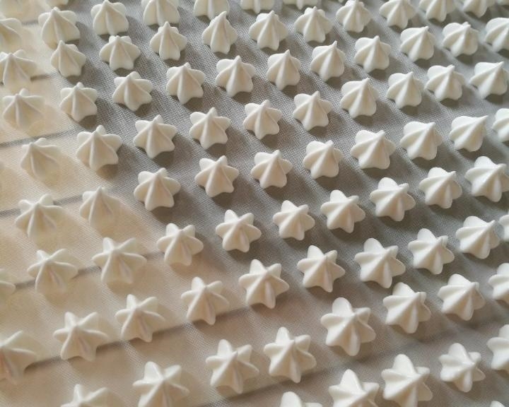 宝宝辅食：酸奶溶豆（适合32L烤箱自带烤盘）的做法