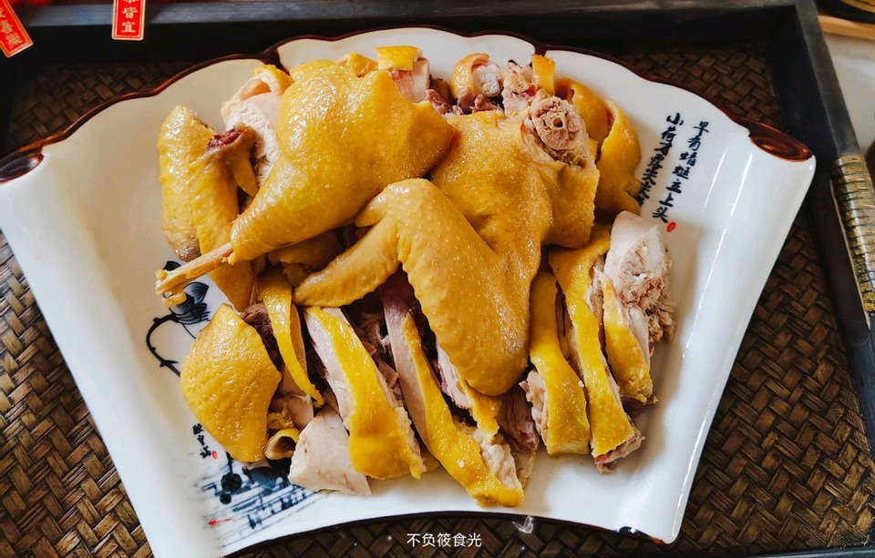年夜饭必吃的白切鸡|附两款灵魂酱汁