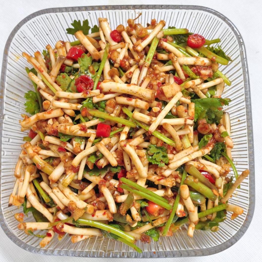 凉拌鱼腥草（折耳根）