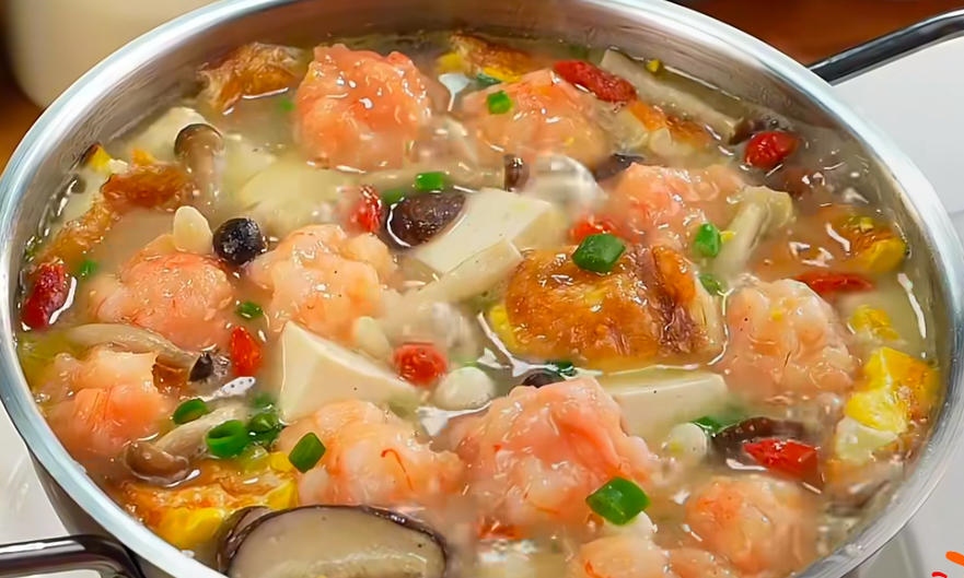 虾滑菌菇汤的做法