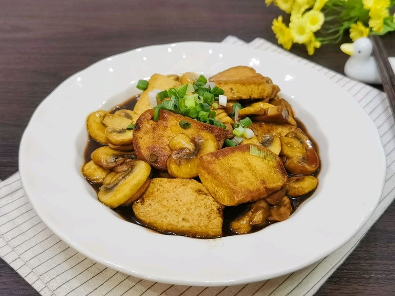 蘑菇烧豆腐 一口沦陷的家常菜