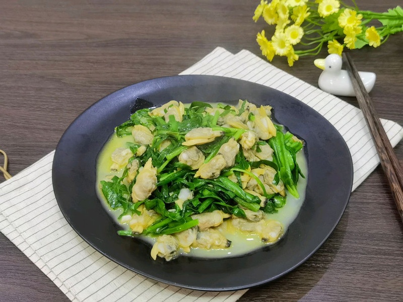 韭菜炒花蛤肉，一口梦回外婆家