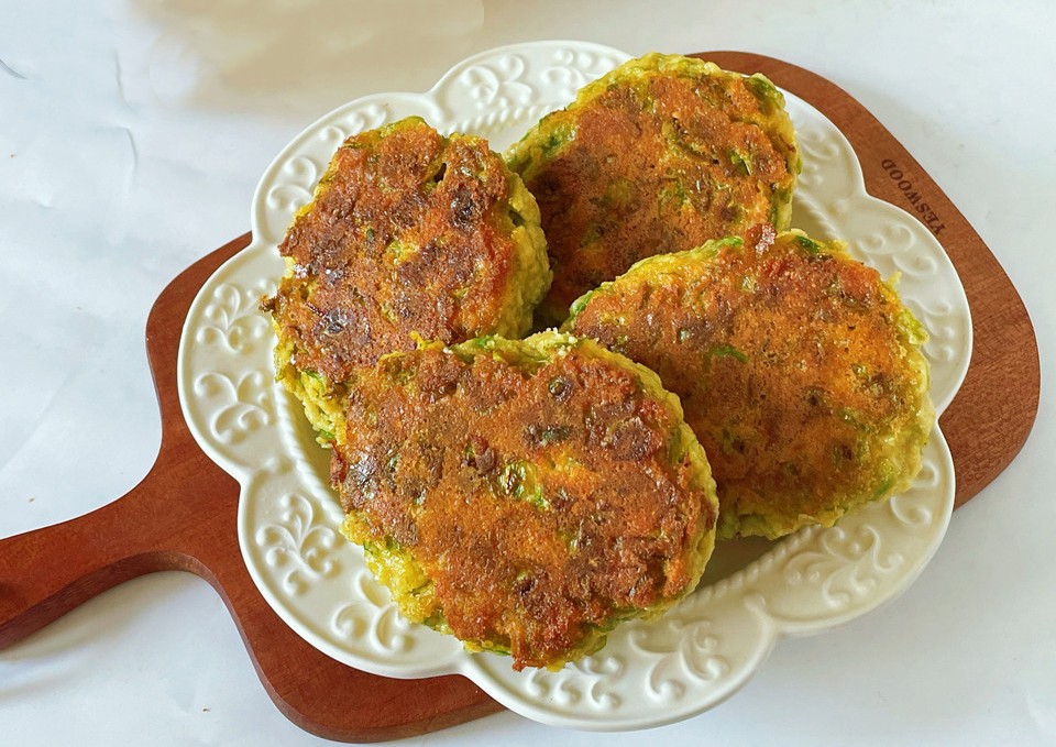 春日美食/榆钱玉米饼子