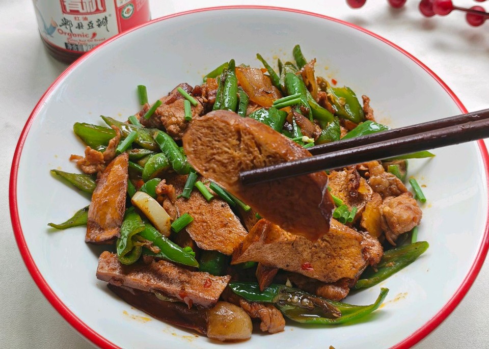 豆瓣香干小炒肉